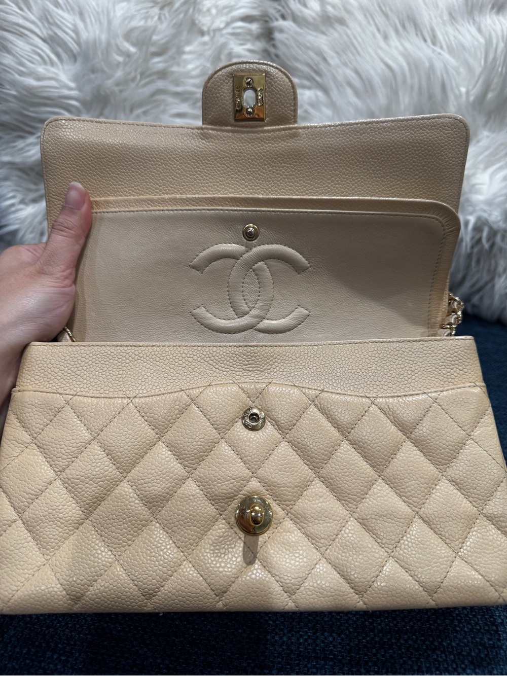 CHANEL Quilted Shoulder Bag in Beige with Gold Hardware - Picture 13 of 17